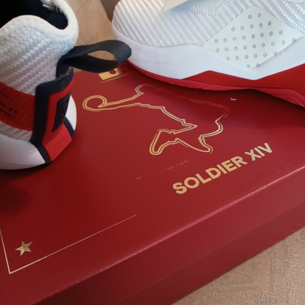 Hot New NIKE LEBRON SOLDIER 14 - Picture 6 of 6